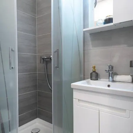 Large Airconditioned Apartment Budapest