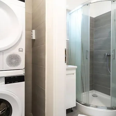 Large Airconditioned Apartment *