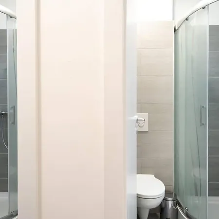 Large Airconditioned Apartment *