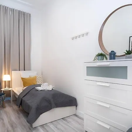Large Airconditioned Apartment