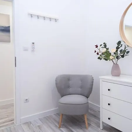 Large Airconditioned Apartment