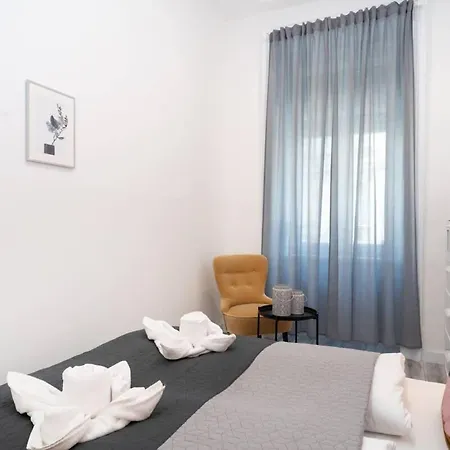 Large Airconditioned Apartment Budapest