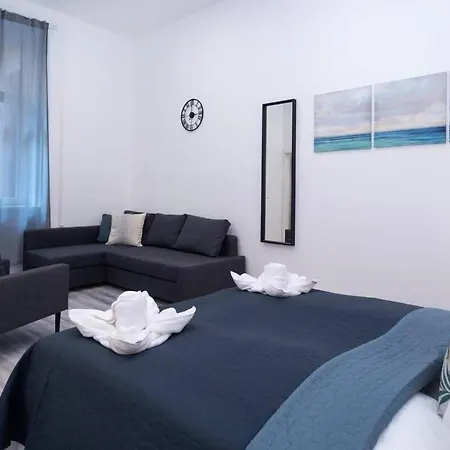 Large Airconditioned Apartment Budapest