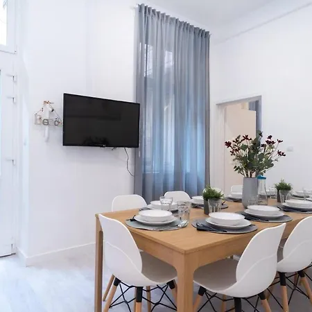 Large Airconditioned Apartment Budapest