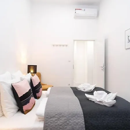 Large Airconditioned Daire